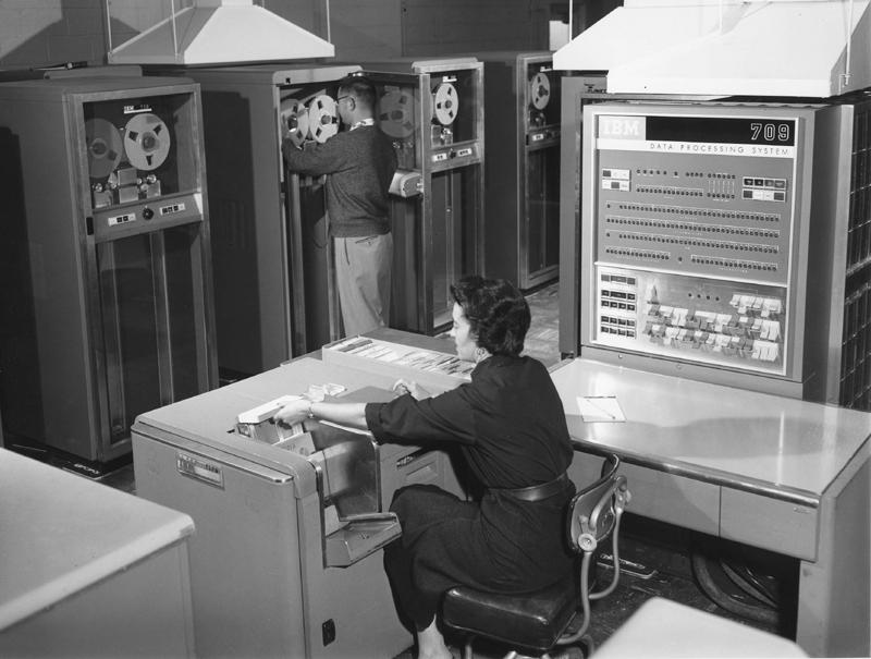 IBM 709 in use